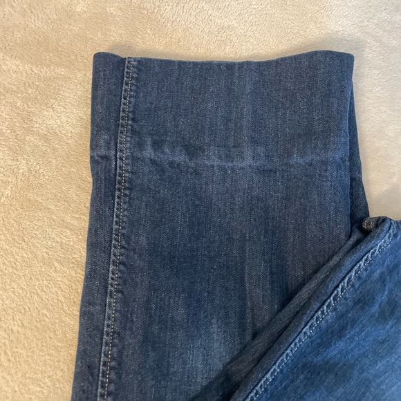***SOLD***Banana Republic Low-Rise Cropped Wide Leg Jeans - Size 10 - Picture 3 of 13